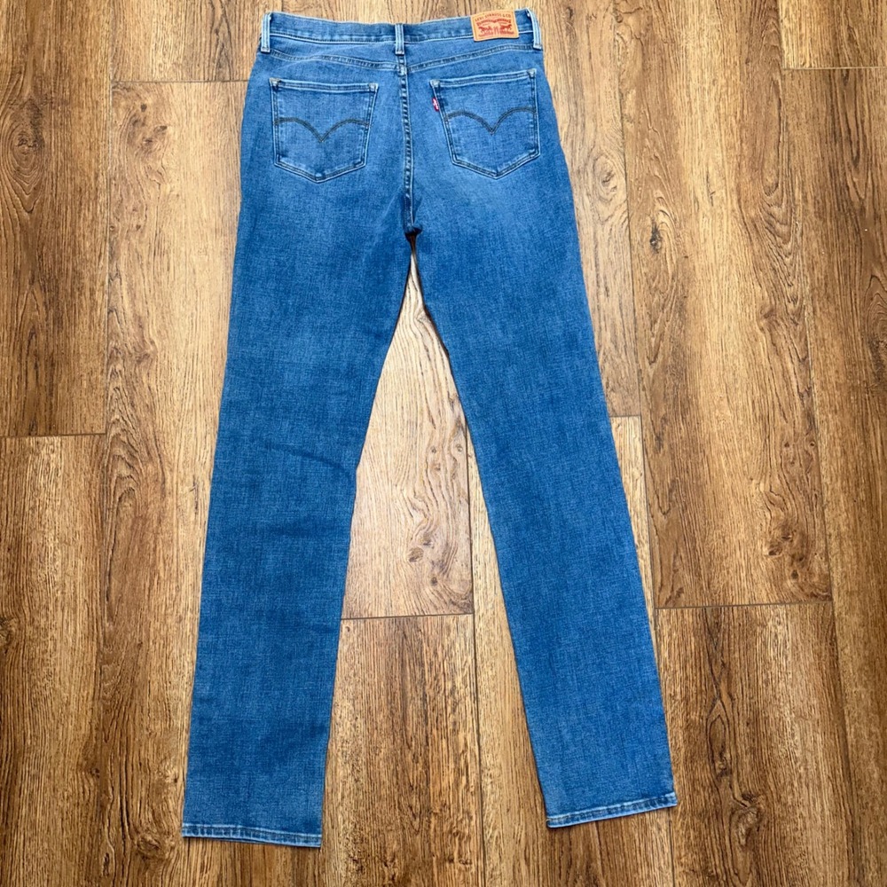 Levi's 312 Shaping Slim Jeans Medium Wash Blue Denim Women's Size 30